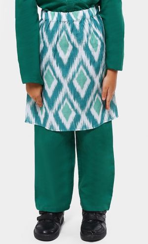 Anik Samping in Emerald