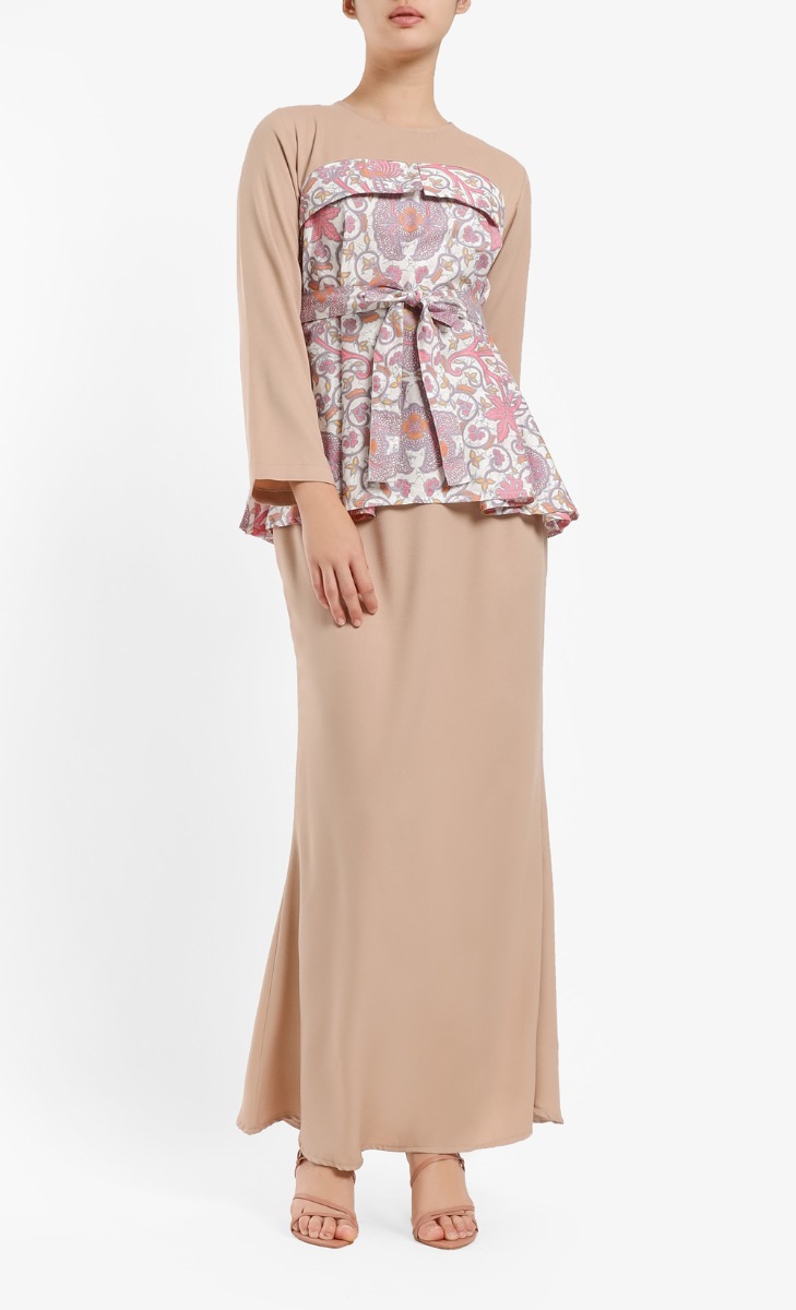 Daria Peplum Kurung Set in Pink