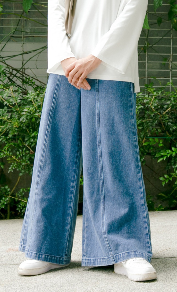 dUCk Basic Wide Leg Jeans in Denim Blue