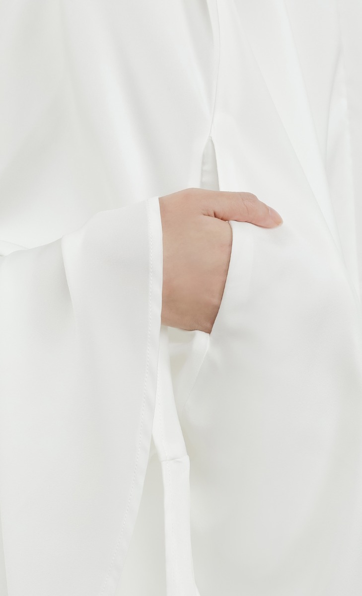 Doha Two-Piece Prayerwear in Off White image 2