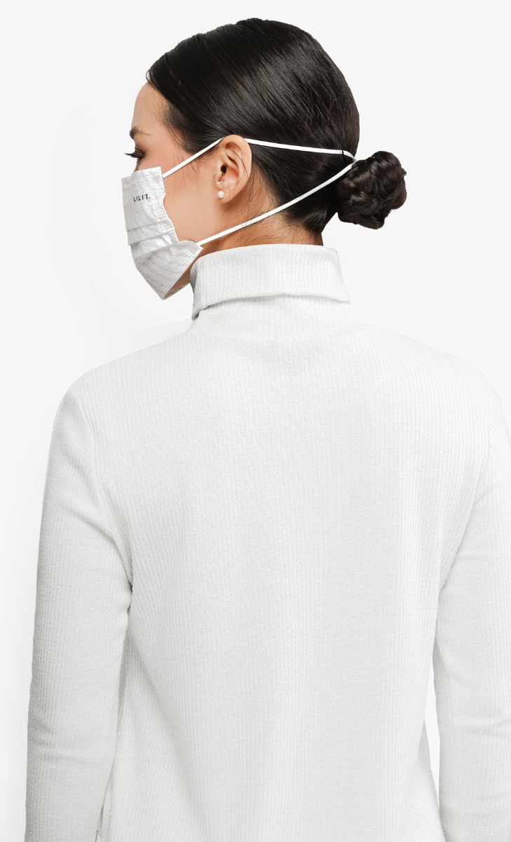 D U A Disposable Face Mask in White image 2