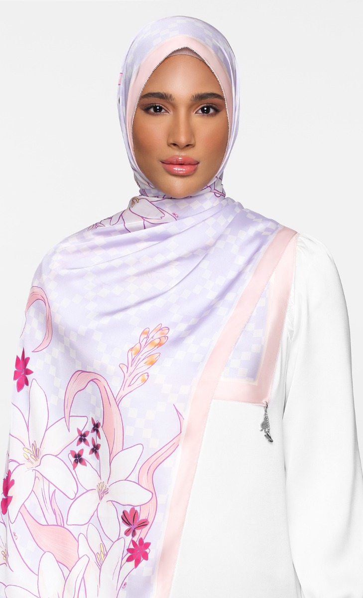 The Blooming dUCk - Tuberose Shawl in Evermore image 2