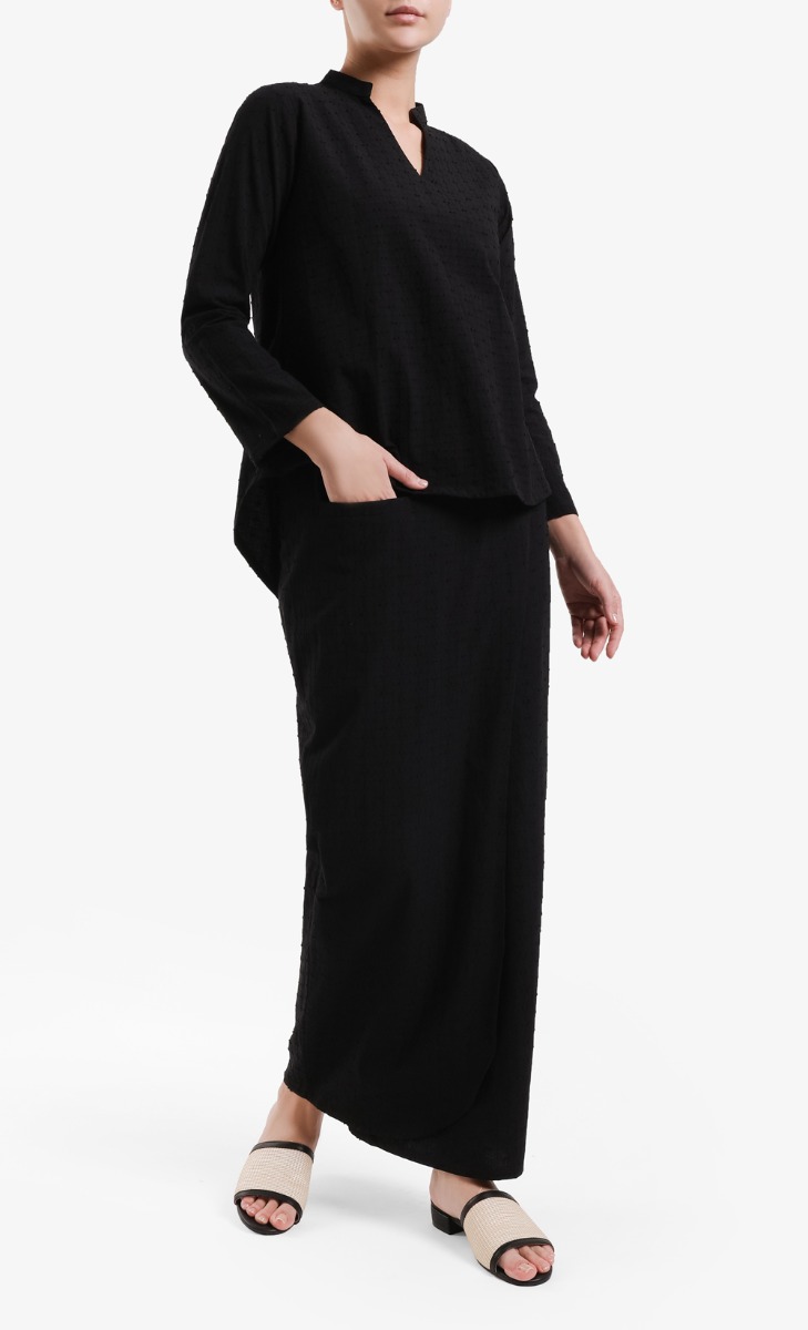 Fajar Kurung Set In Black