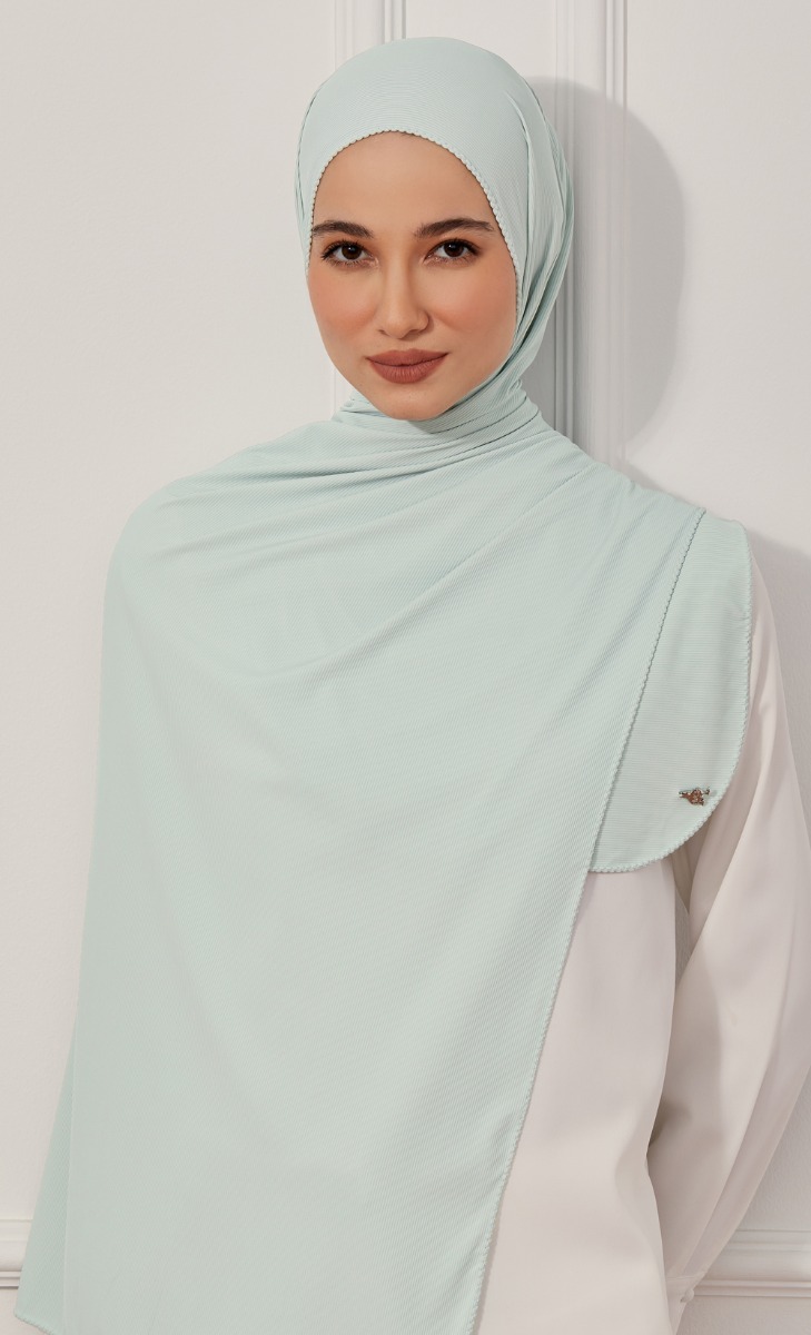 Textured Jersey Shawl with nanotechnology in Fresh Mint