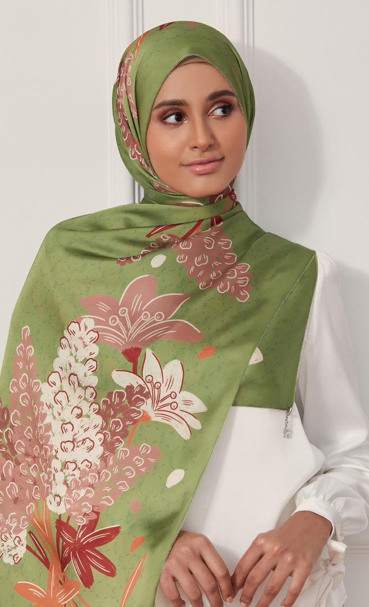 The Honour dUCk Shawl in Frida 
