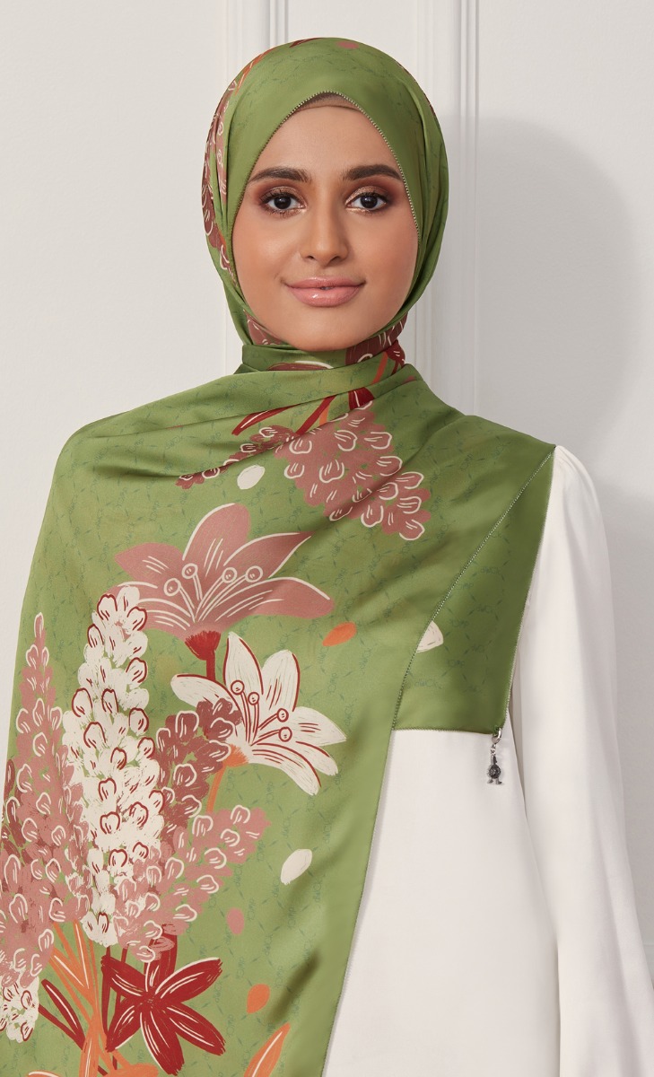 The Honour dUCk Shawl in Frida  image 2