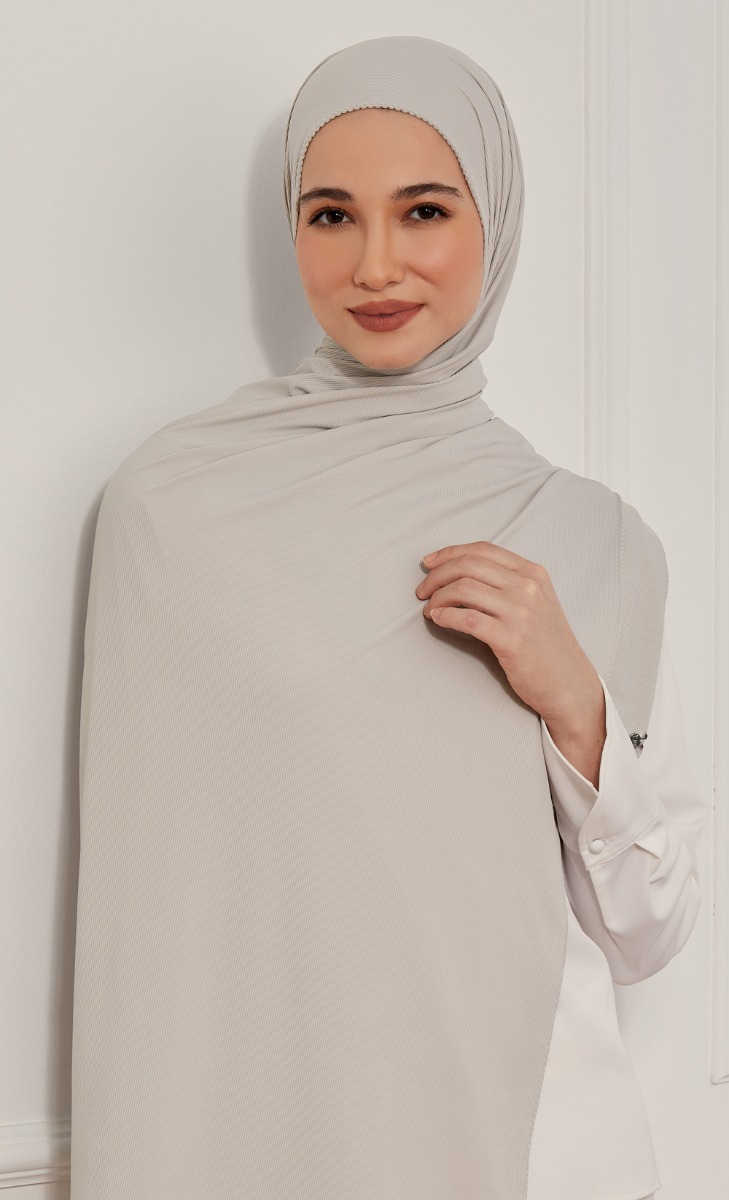 Textured Jersey Shawl with nanotechnology in Grey Ray
