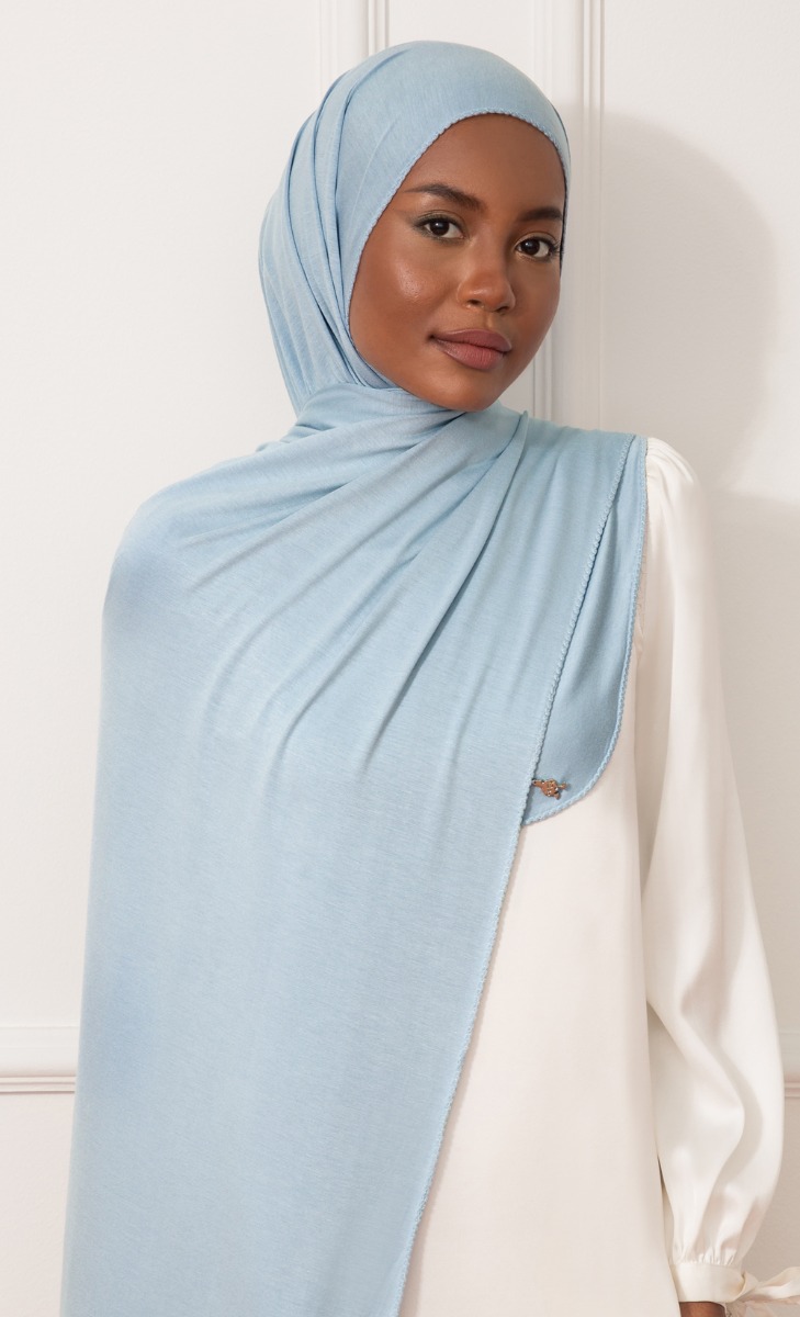 Jersey Shawl with nanotechnology in Icy Wind