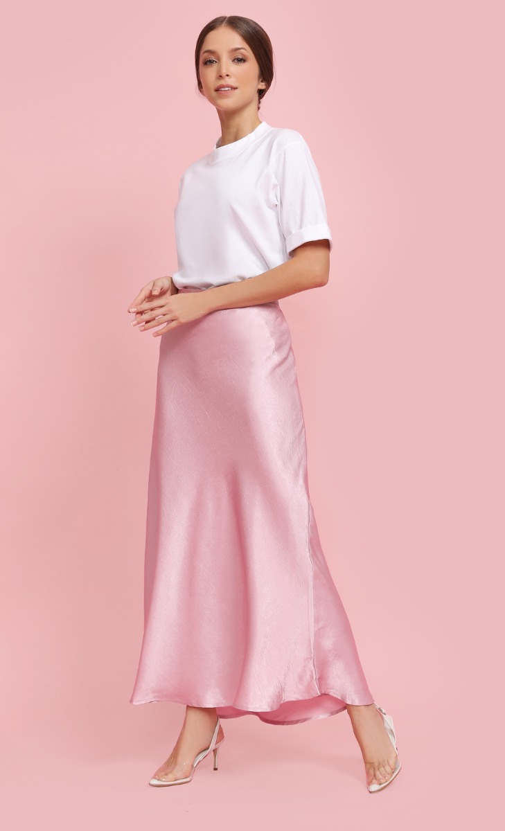 Textured Satin Skirt in Pink image 2