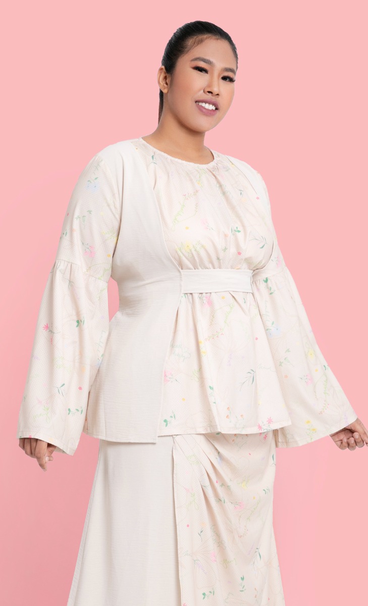 Mekar Bow Top in Beige