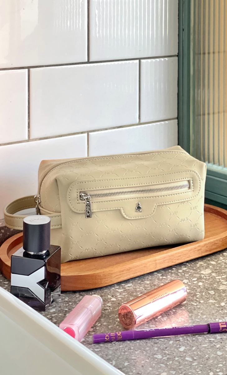 The Everyday Pouch in Milky