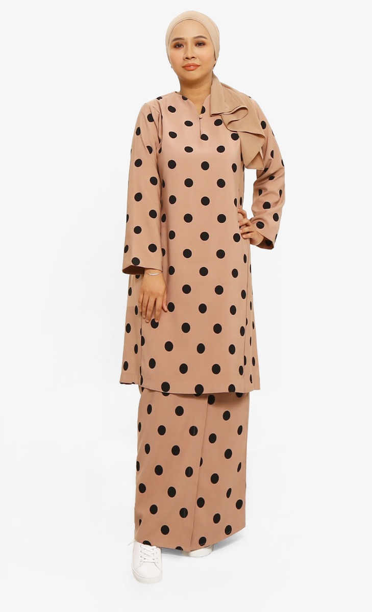 Kak Dot Set in Brown