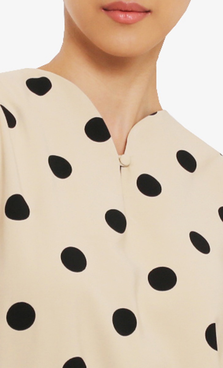 Kak Dot Set in Nude image 2