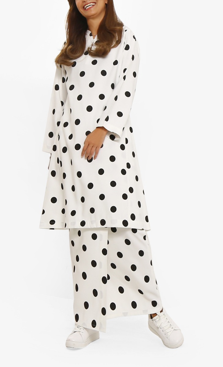 Kak Dot Set in White image 2