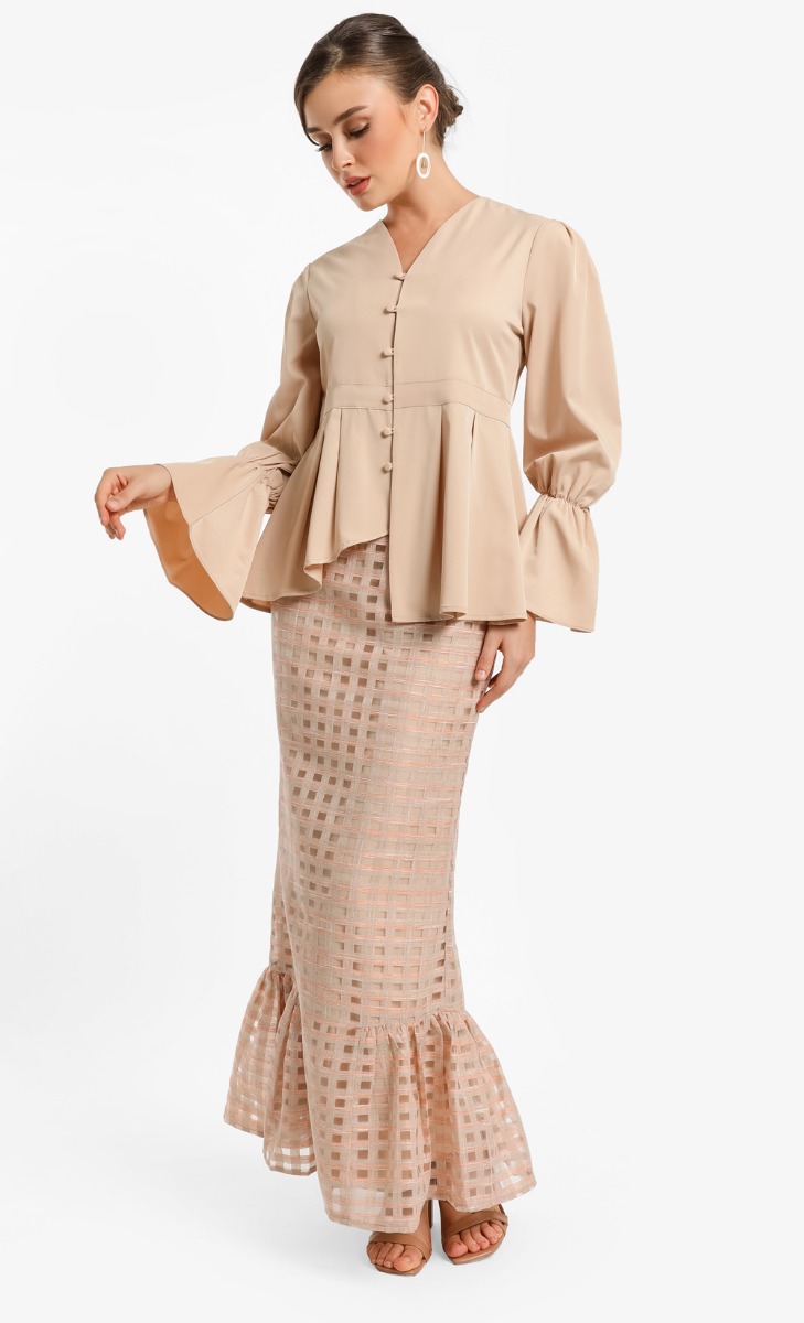 Kak Girl Set In Nude