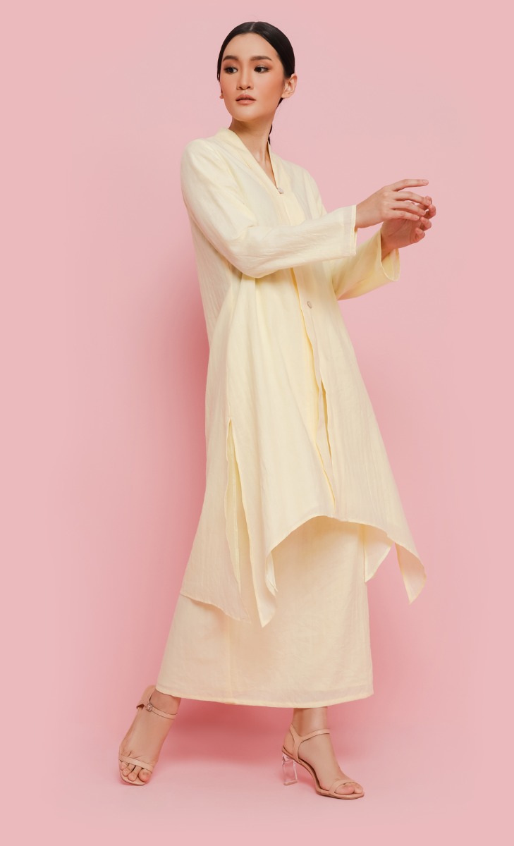 Kak Puspawangi Set in Kuning Air