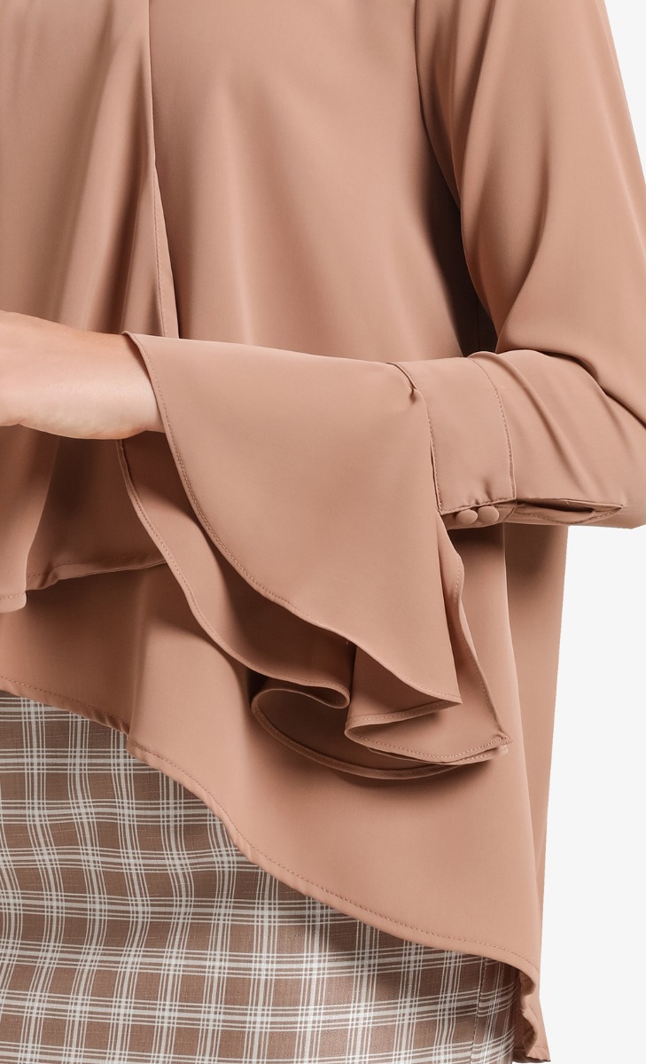 Kak Ucu Set in Coffee image 2