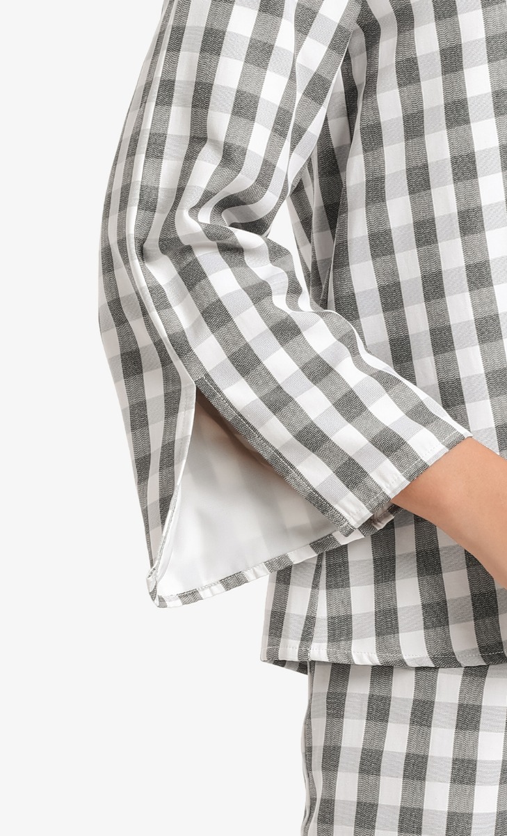 Kak Wa Set in Black image 2