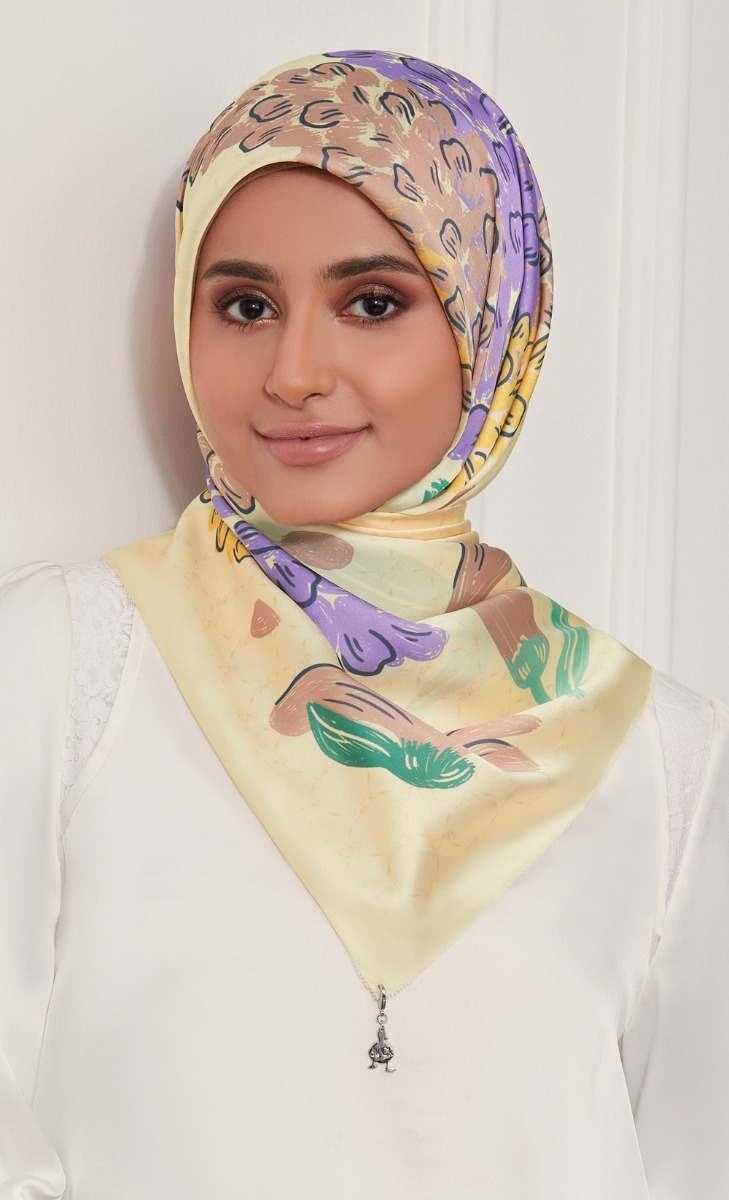 The Honour dUCk Square Scarf in Kartini
