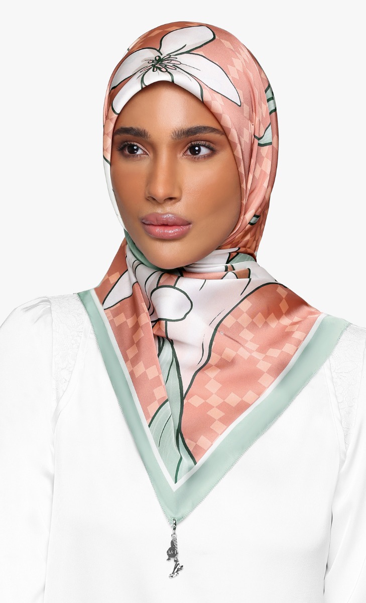 The Blooming dUCk - Tuberose Square Scarf in Legacy image 2