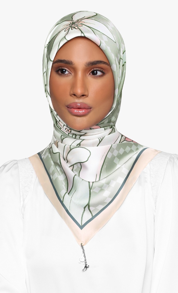 The Blooming dUCk - Tuberose Square Scarf in Lifelong image 2