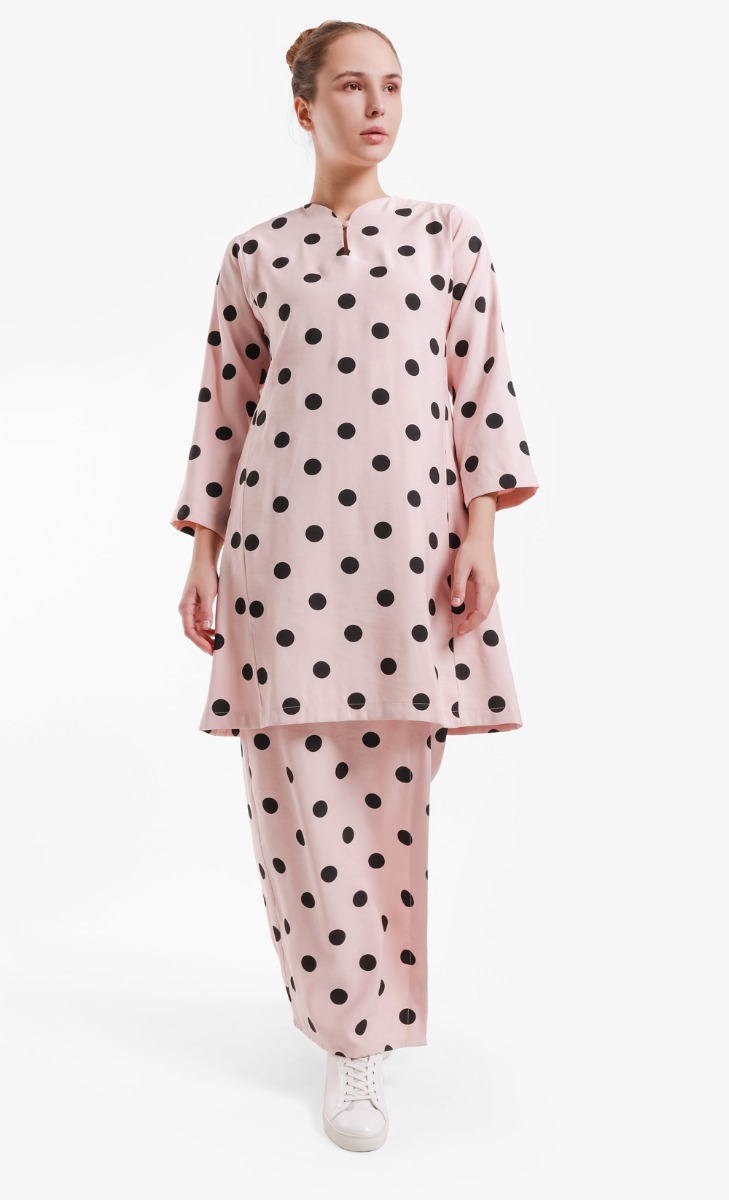Kak Dot Set in Pink