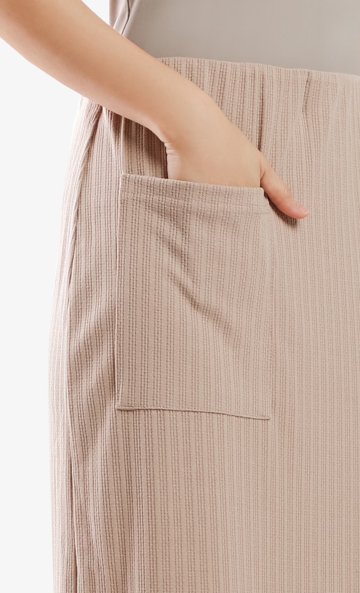 Comeback Textured Knit Skirt in Frappe image 2