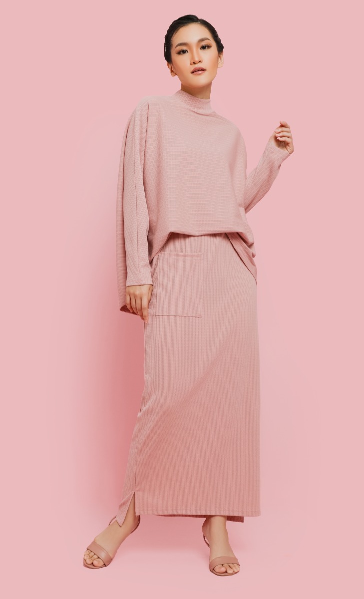 Comeback Textured Knit Skirt in Pink