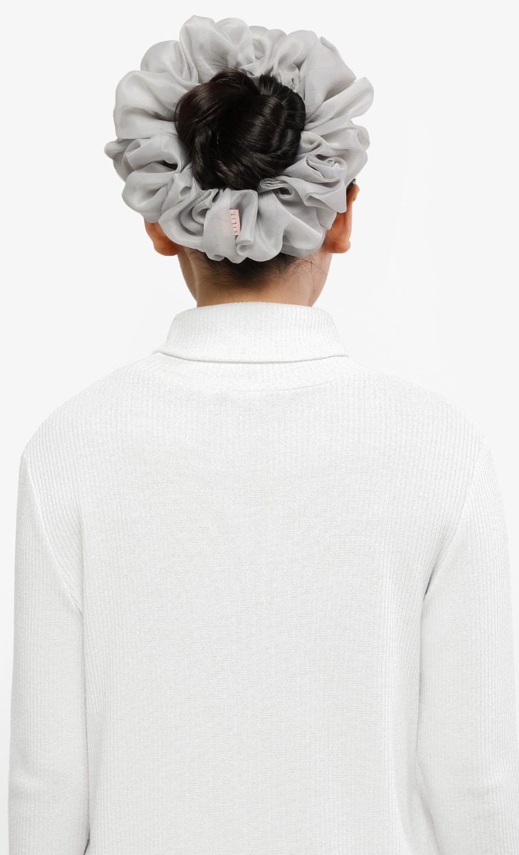 Scrunchie in Grey image 2