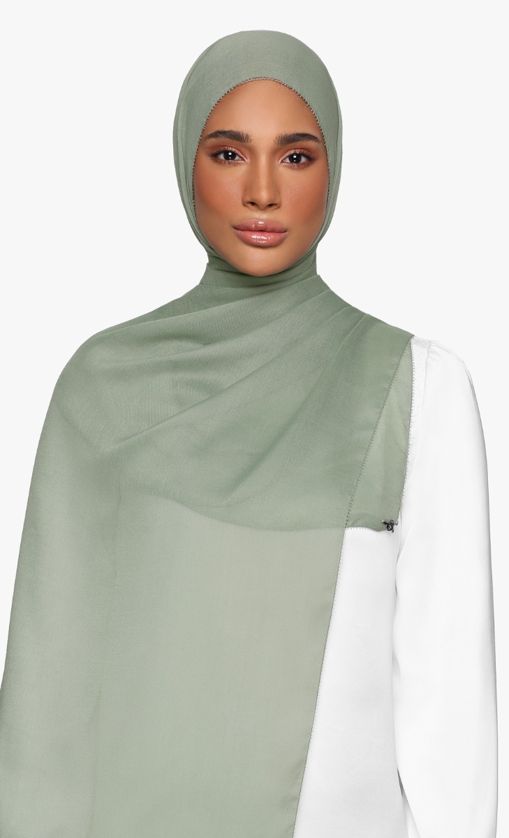 Fluff Scarf with nanotechnology in Matcha Tiramisu