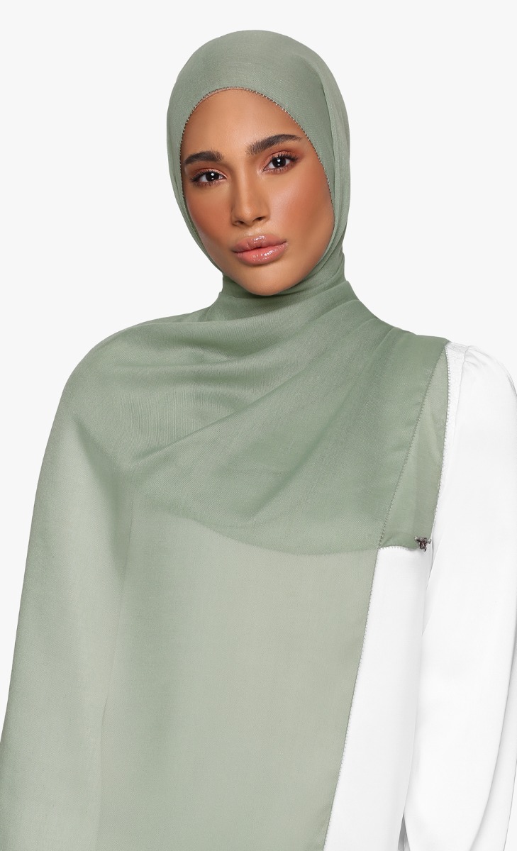 Fluff Scarf with nanotechnology in Matcha Tiramisu image 2