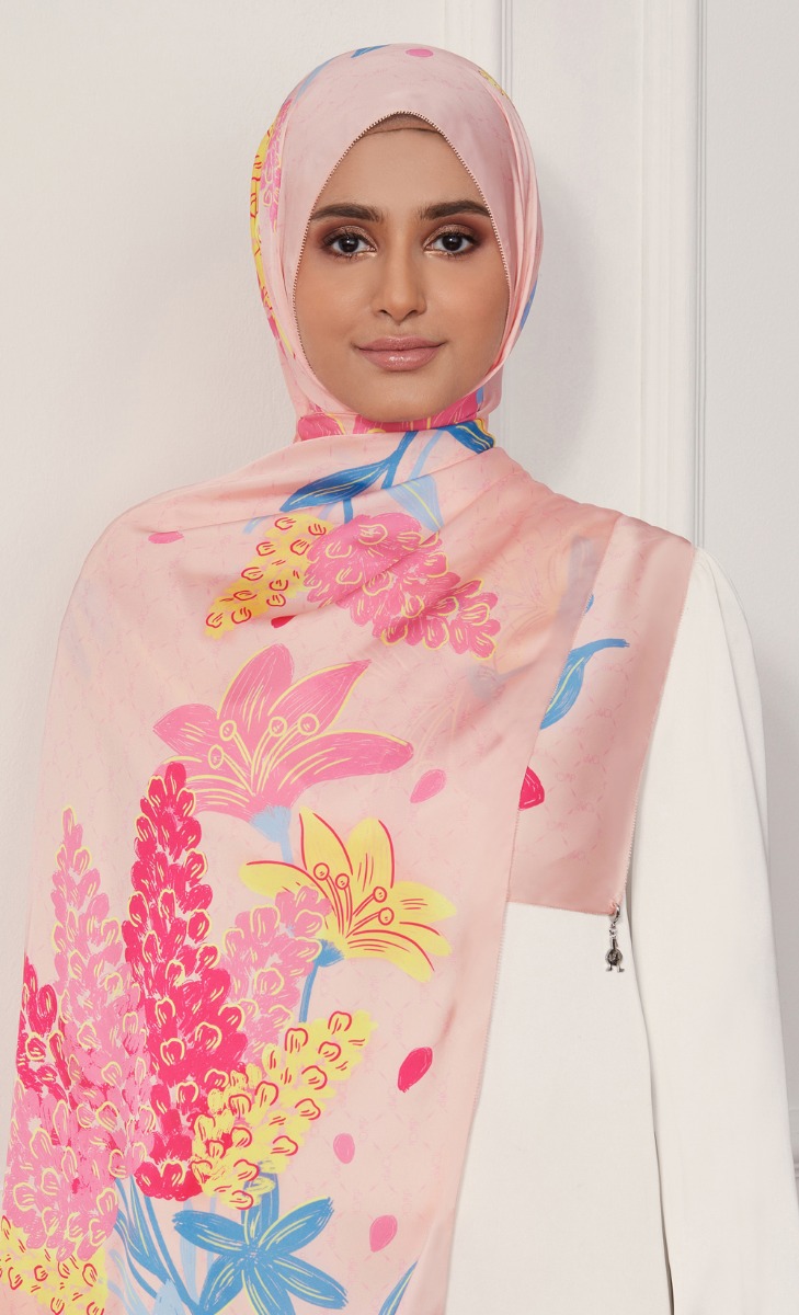 The Honour dUCk Shawl in Maya image 2