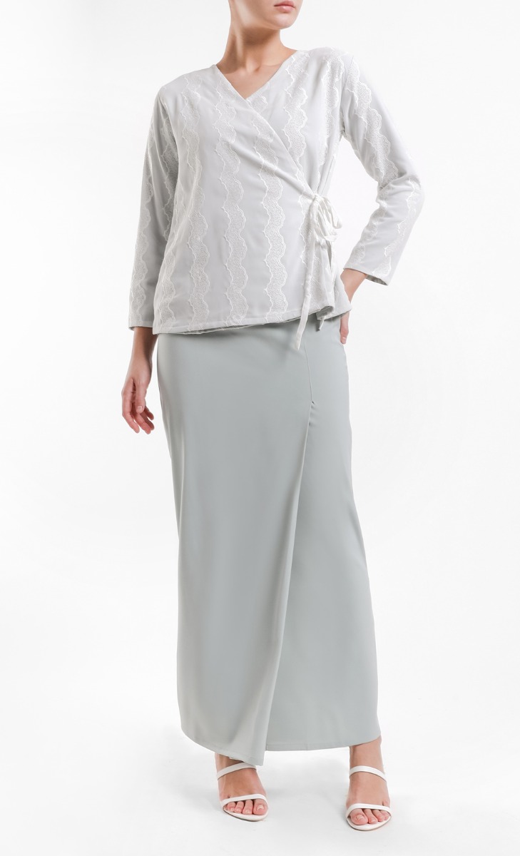 Melur Kurung Set in Mint Green