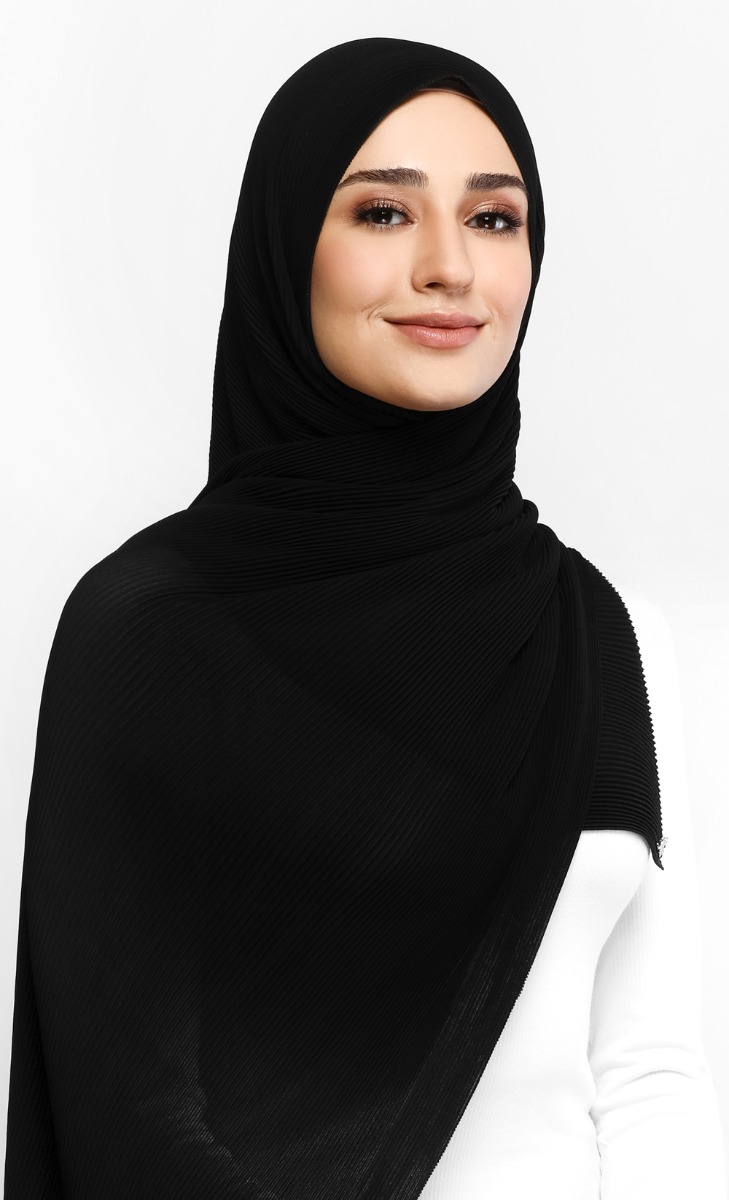 Pleats Scarf in Mystery image 2