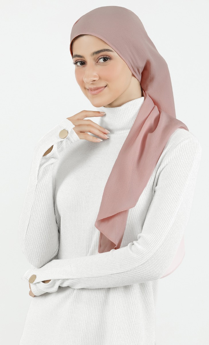 Nikaia Magnetic Triangle Chiffon Hijab in Mauve