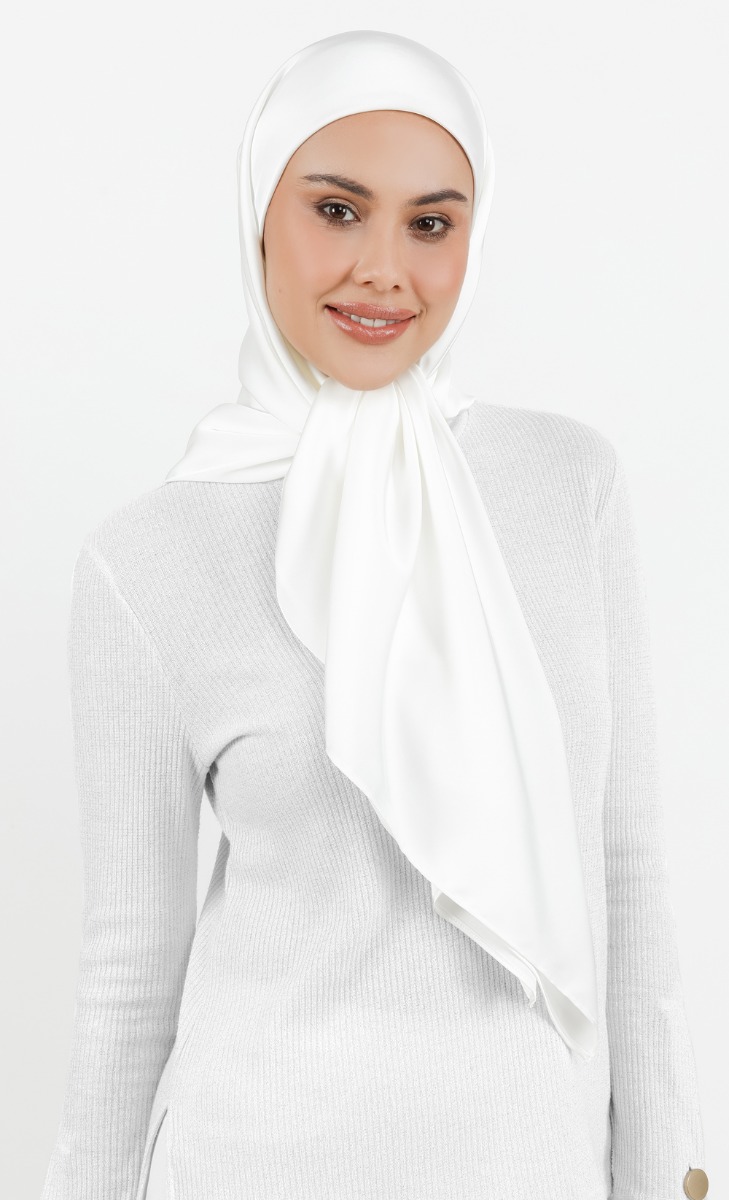 Seoul 2.0 Satin Square Hijab in Off White