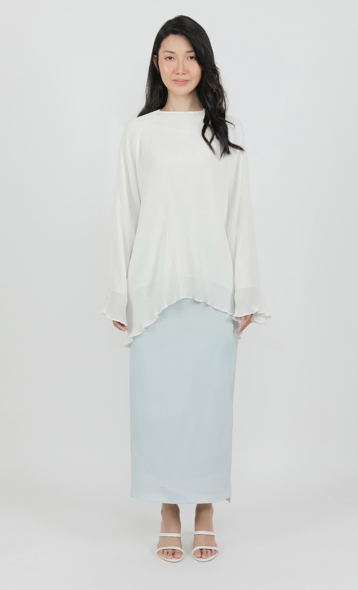 Pleated Top in Off White image 2