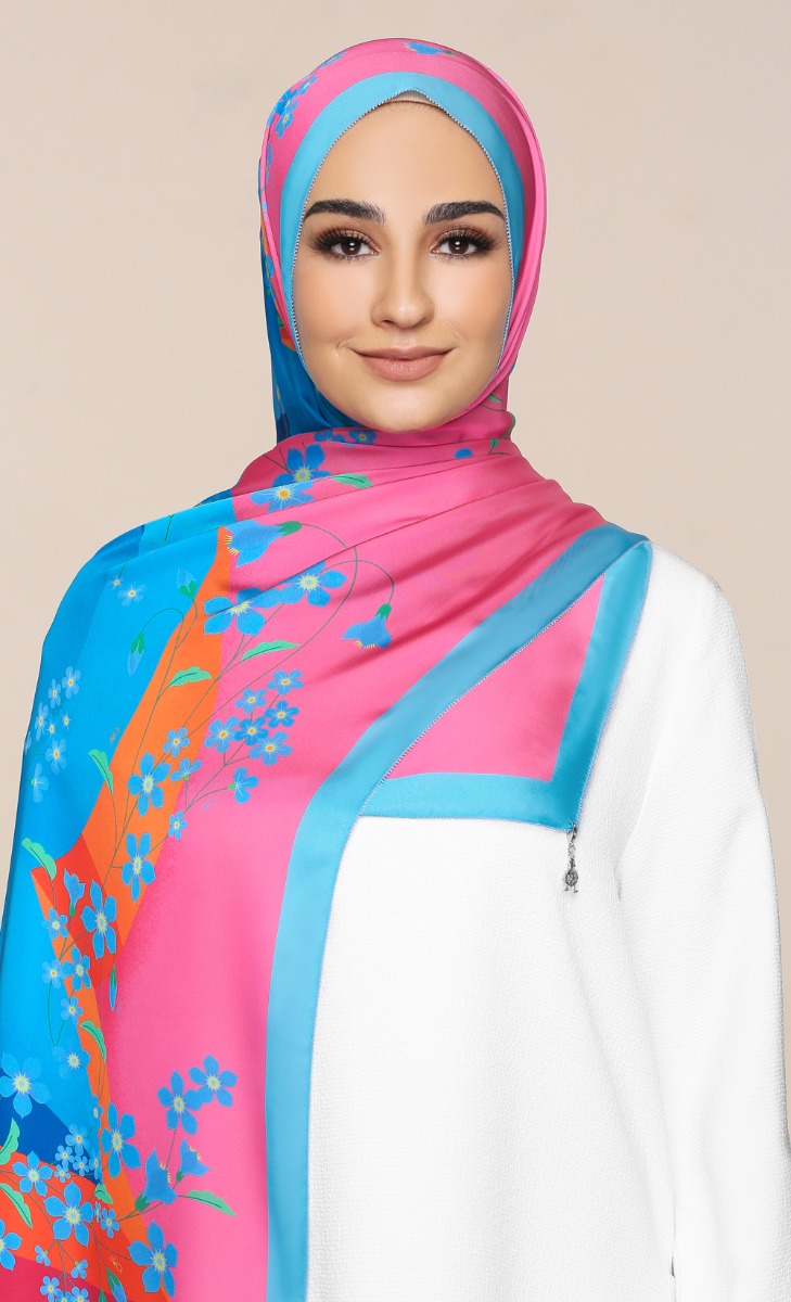 The Alphabet Shawl - R