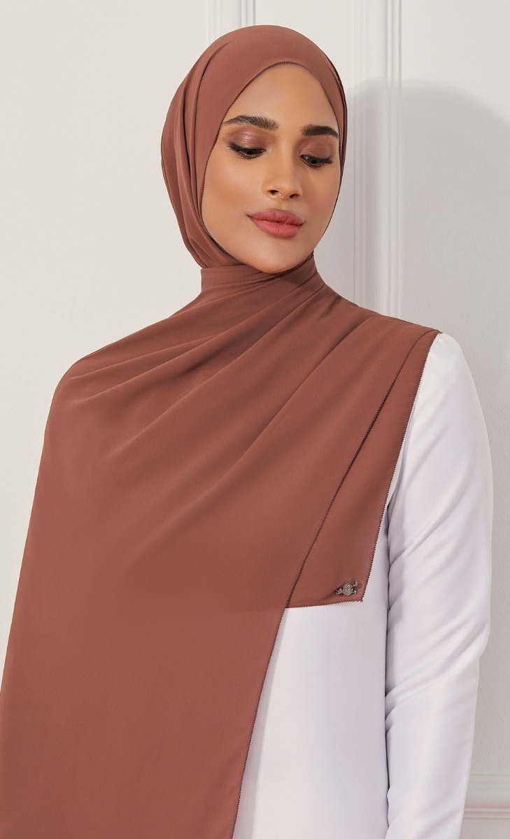 Frappe Shawl with nanotechnology in Red Ochre