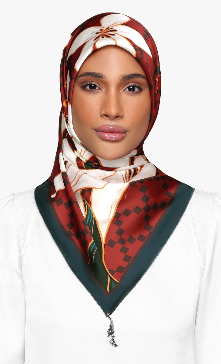 The Blooming dUCk - Tuberose Square Scarf in Reunion