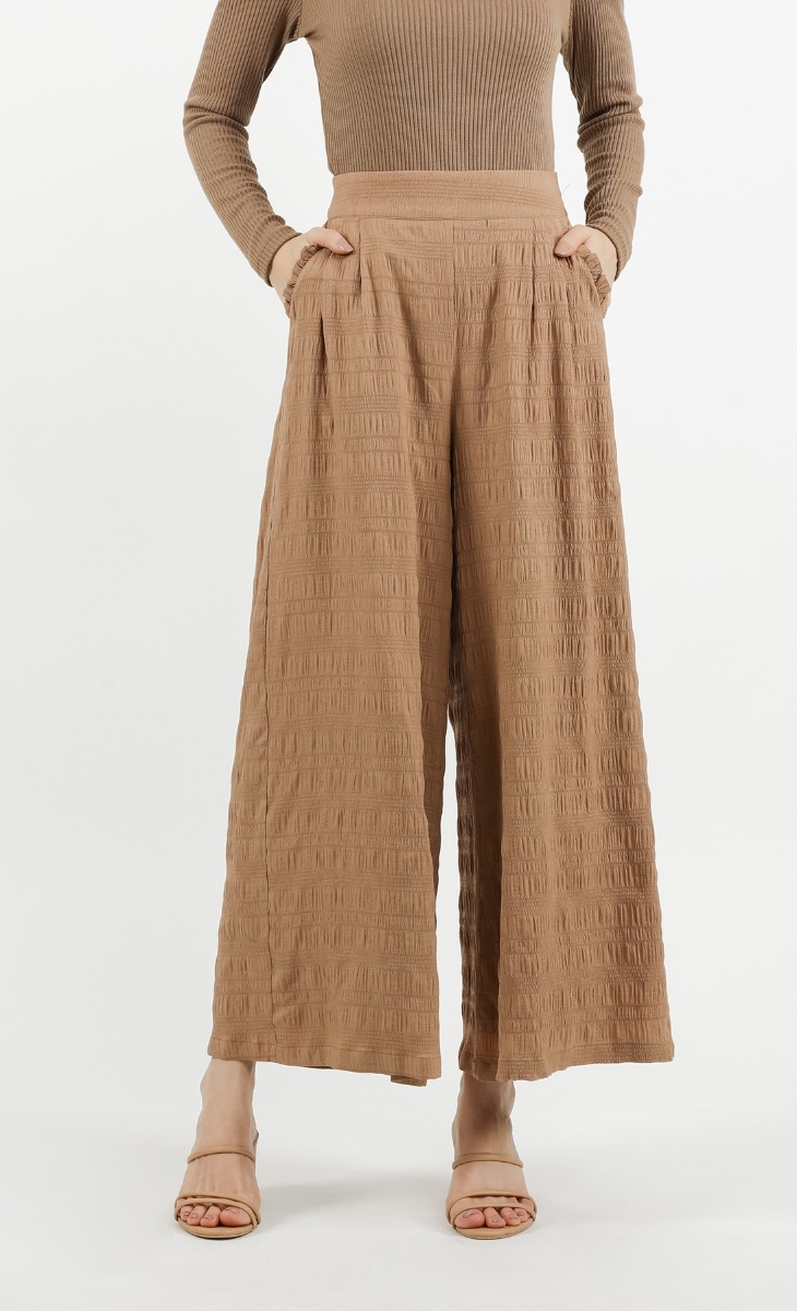Ruffle Pocket Pants in Taupe