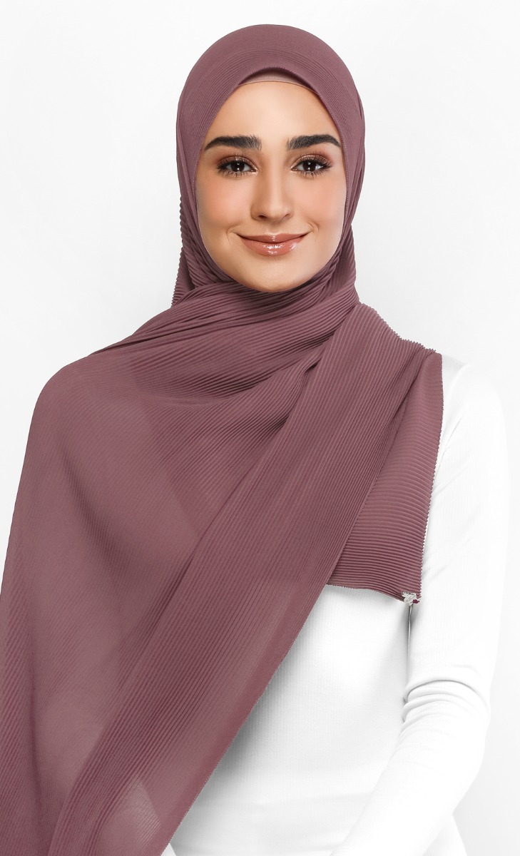 Pleats Scarf in Russett