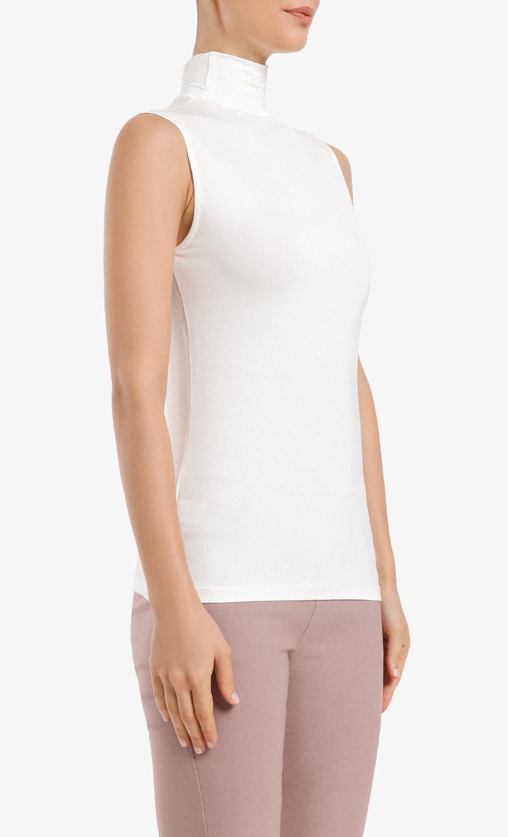 Sleeveless Turtleneck Inner In White image 2