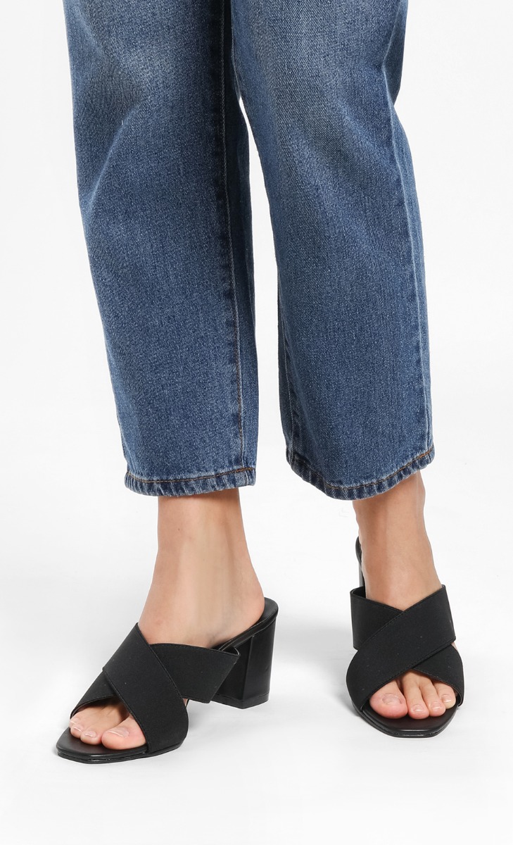 Miss Suri Plaid Crossed Thick Heels in Black image 2