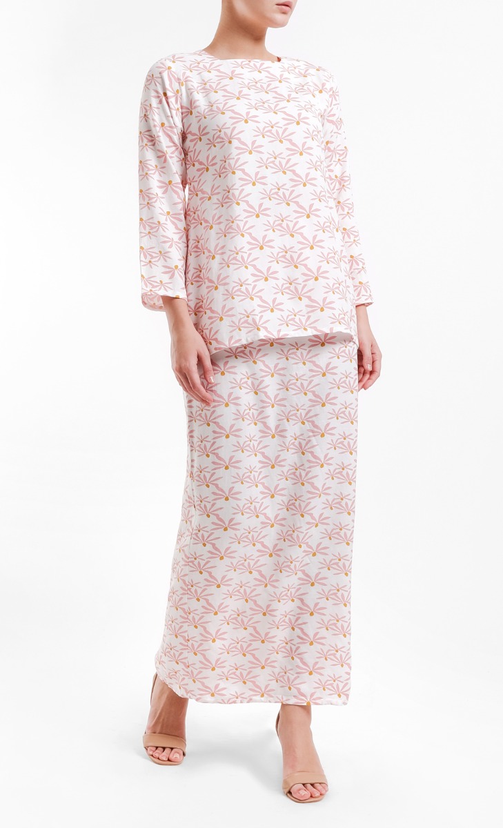 Tati Kurung Set in Pink