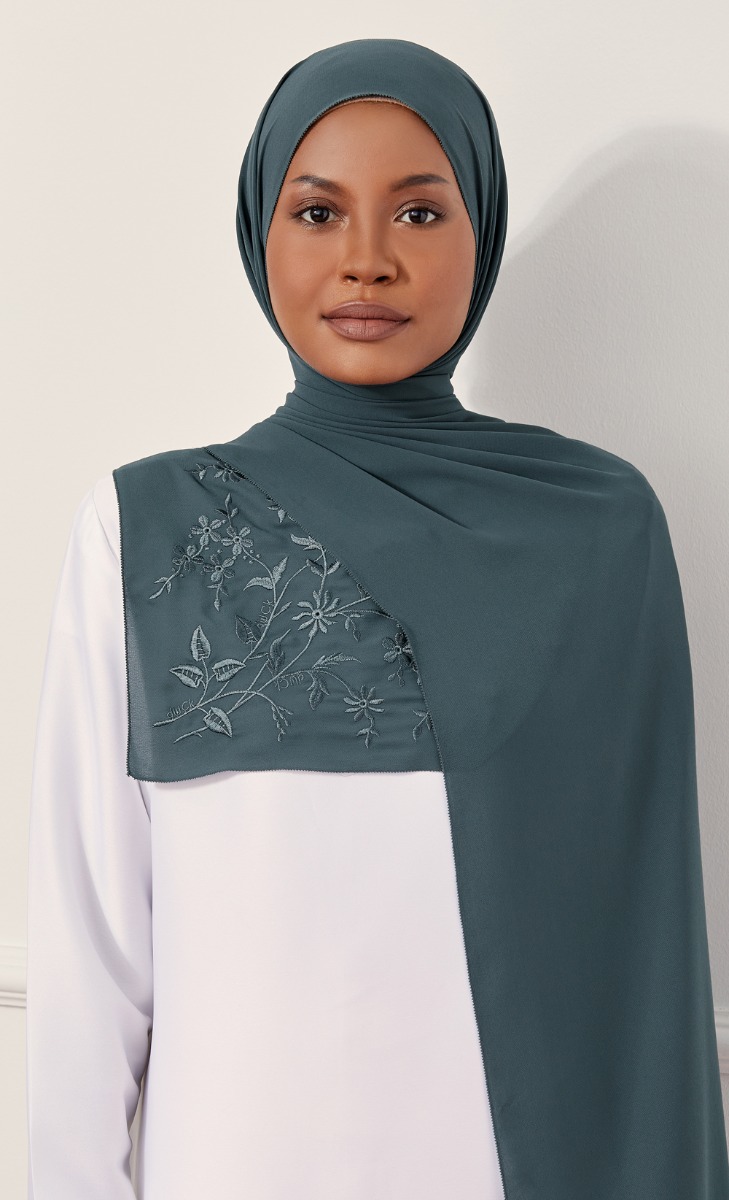 The Daisy Embroidery dUCk Shawl in Teal image 2