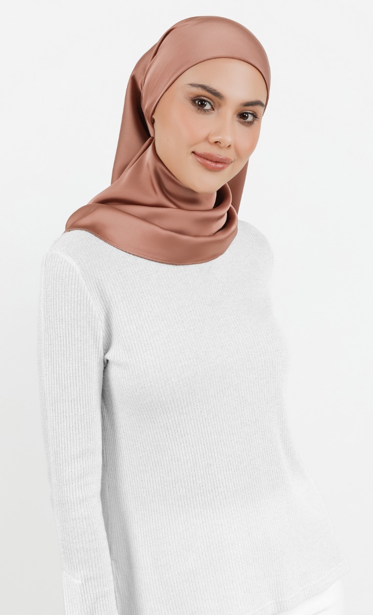 Seoul 2.0 Satin Square Hijab in Chocolate