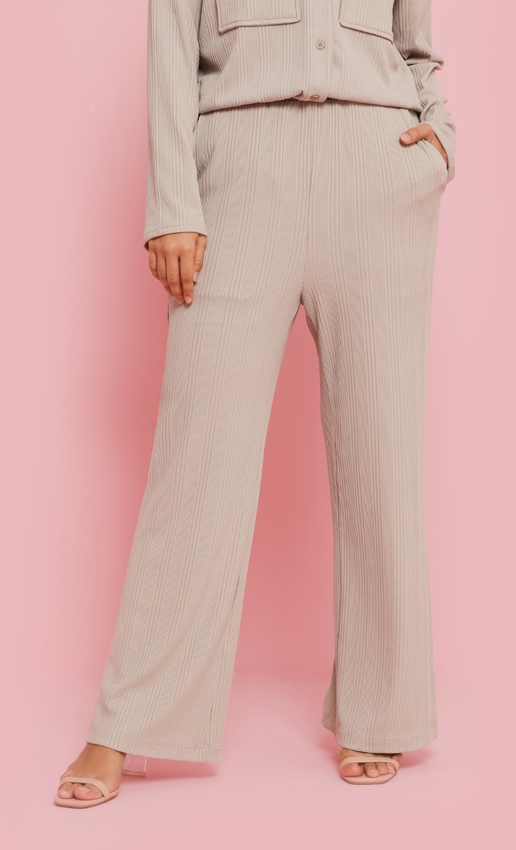 Textured Wide Leg Pants in Frappe