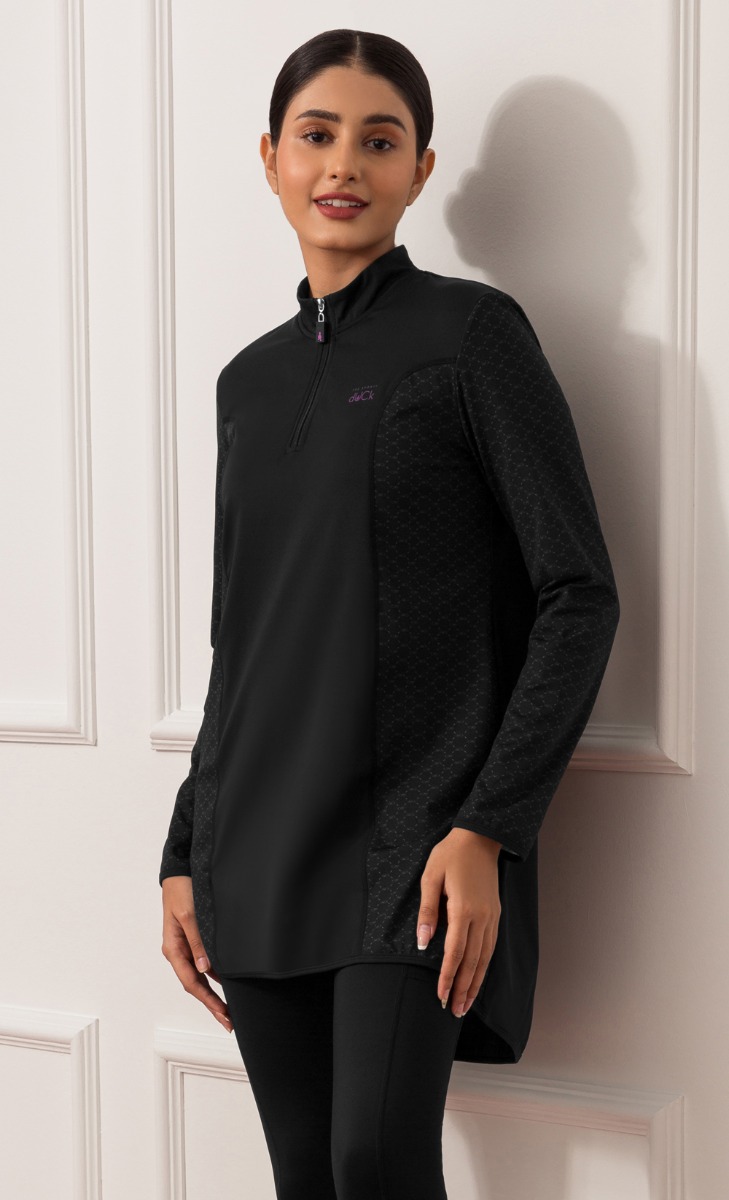 The Sporty dUCk Motion Top in Classic Black