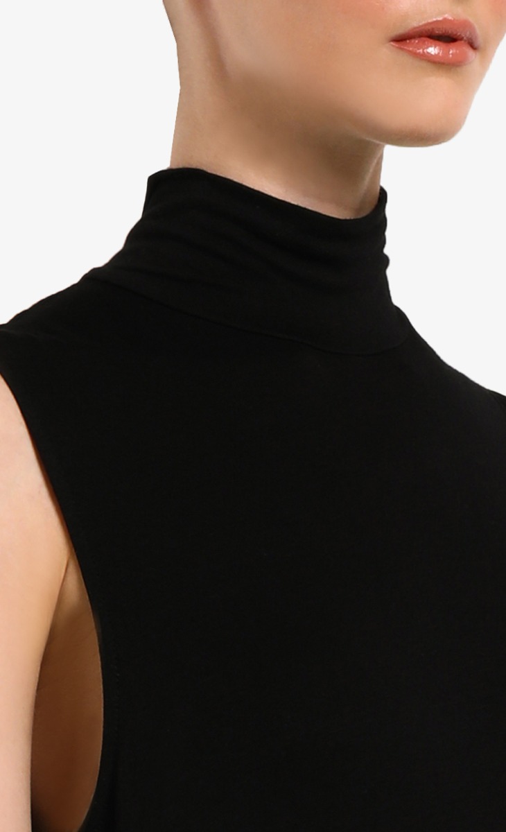 Turtleneck Sleeveless Inner in Black | FashionValet